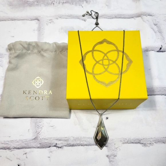 KENDRA SCOTT Olivia Long Drop Crystal Silver Pendent Necklace NWT - Picture 1 of 3